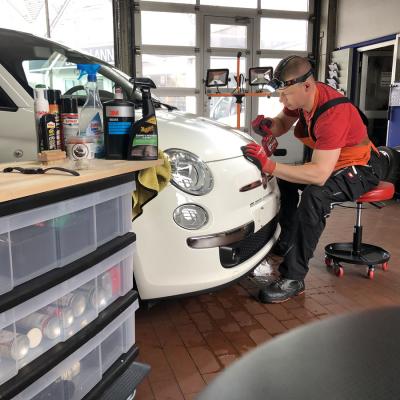 Lackaufbereitung an einem Fiat 500 - Bens Autoaufbereitung Solingen